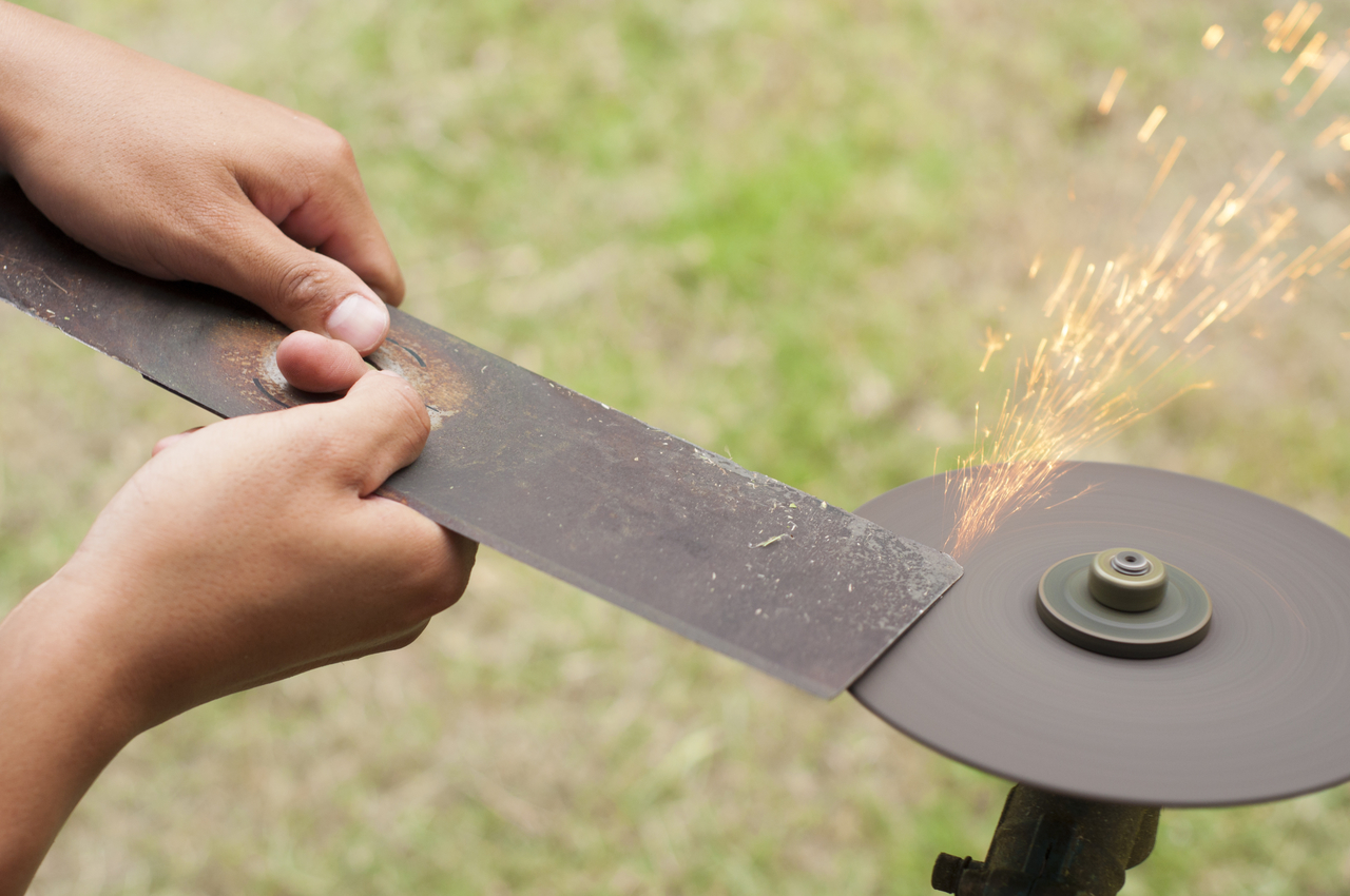 lawn-mower-blade.jpg
